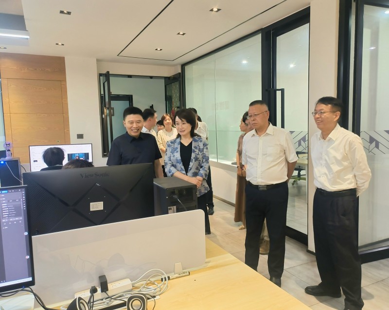 省委会主委王学锋来常调研
